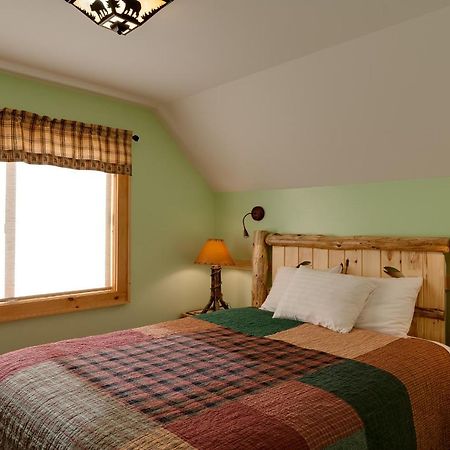 Cobble Mountain Lodge เลคแพลซิด ภายนอก รูปภาพ