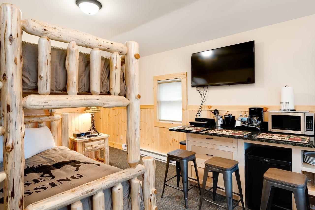 Cobble Mountain Lodge เลคแพลซิด ภายนอก รูปภาพ