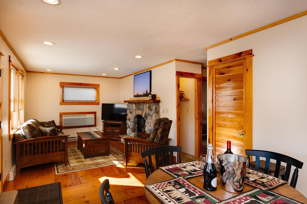 Cobble Mountain Lodge เลคแพลซิด ภายนอก รูปภาพ